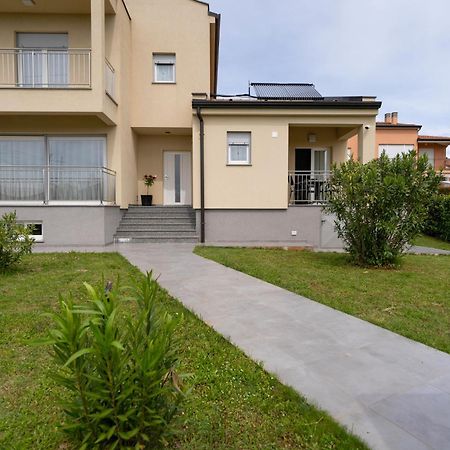 Dani'S Place Пореч Екстер'єр фото