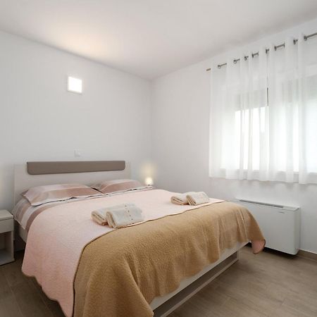 Dani'S Place Пореч Екстер'єр фото