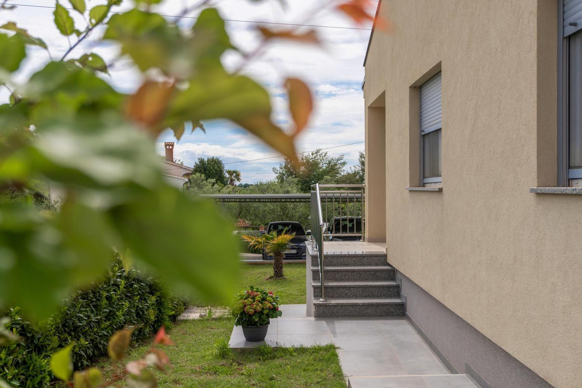 Dani'S Place Пореч Екстер'єр фото